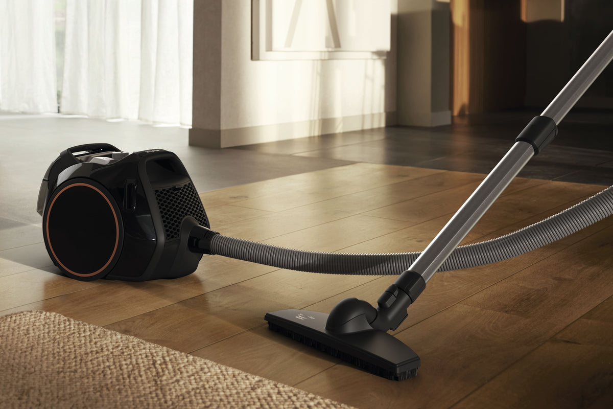 Miele Boost CX1 125 Gala Edition Obsidianschwarz