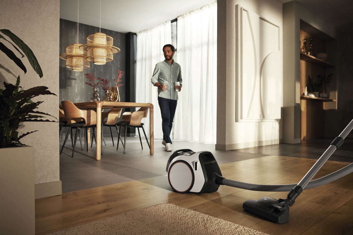 Miele Boost CX1 CarCare Lotosweiß